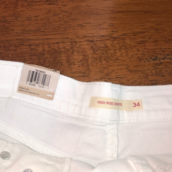 Levi’s High Waist Shorts NWT - Picture 8 of 10
